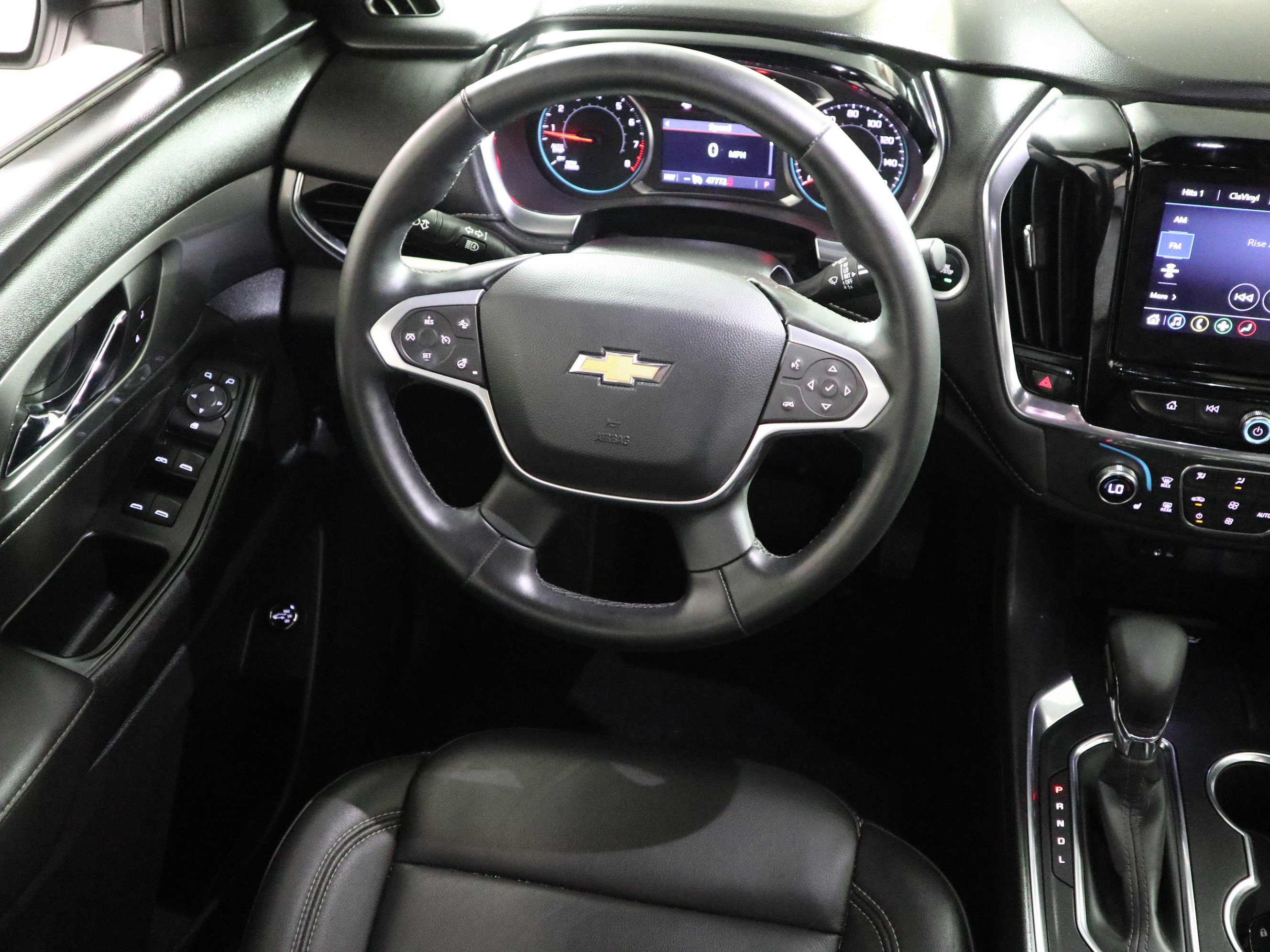 Used 2023 Chevrolet Traverse LT FWD image 15