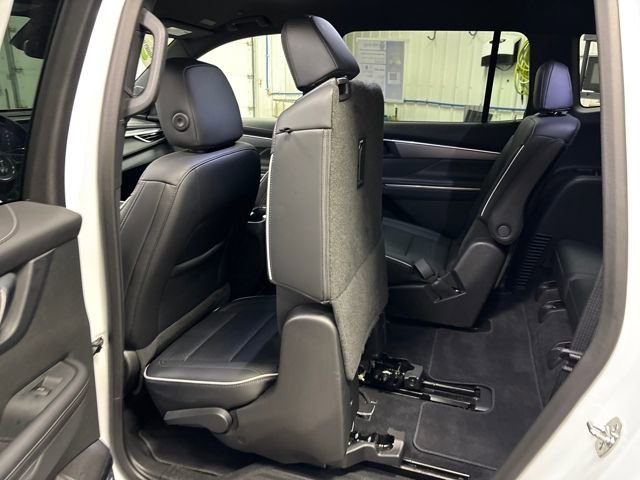 Used 2025 Buick Enclave Sport Touring image 38