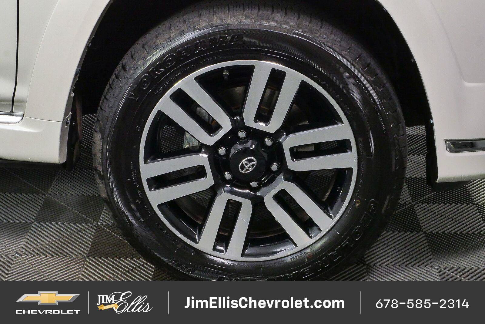 Used 2021 Toyota 4Runner Limited AWD/4WD image 32