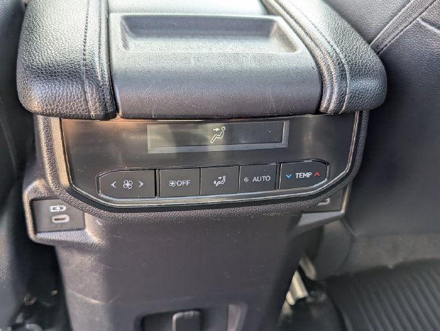 Used 2024 Toyota Grand Highlander AWD image 16