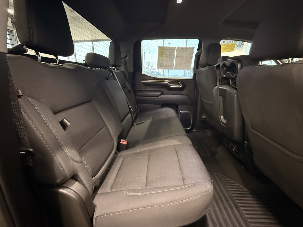 Used 2024 GMC Sierra 1500 Elevation image 17