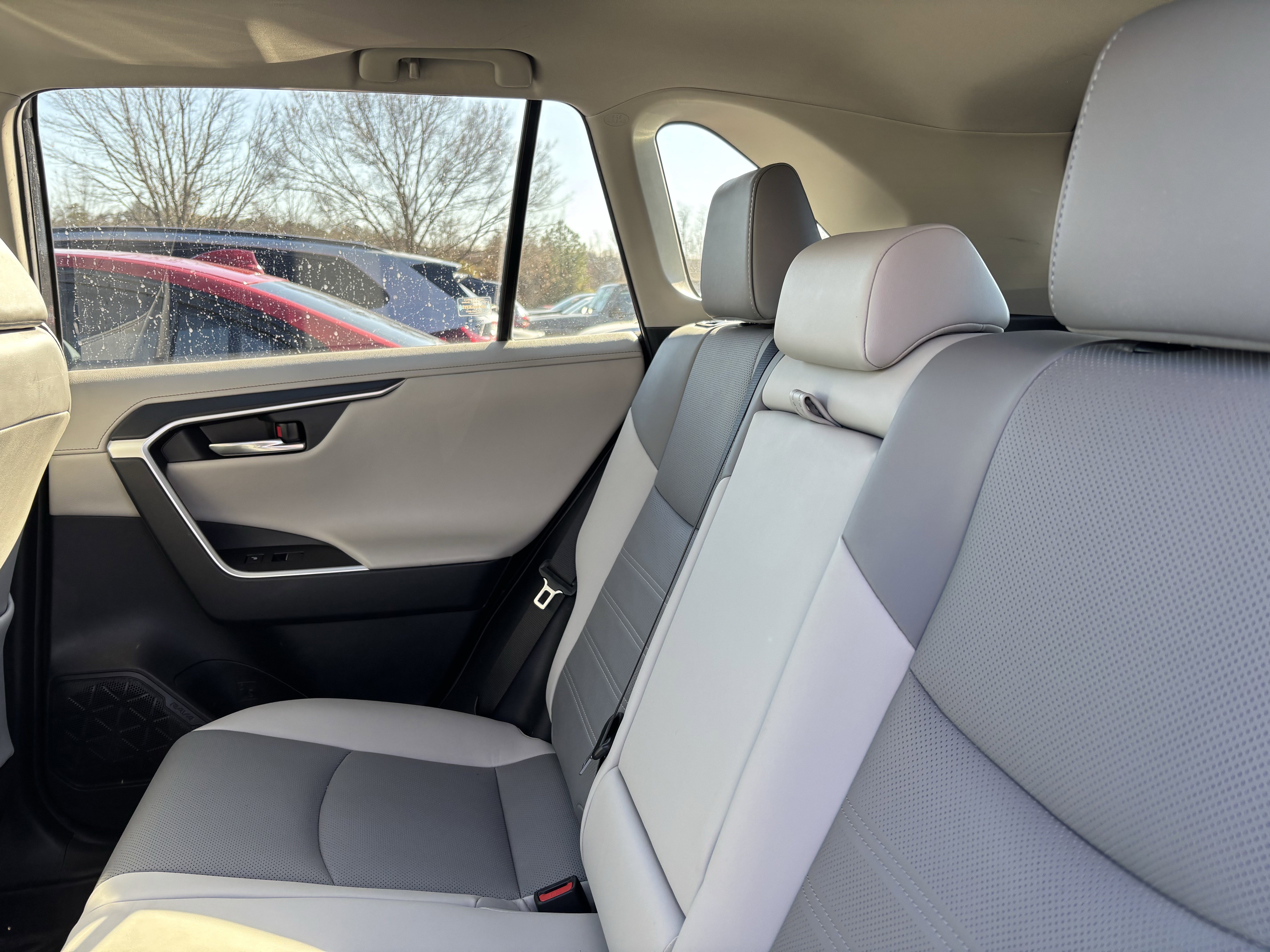 Used 2021 Toyota RAV4 Limited image 33