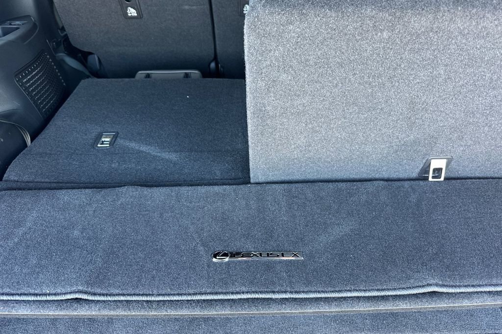 New 2026 Lexus LX 700h Overtrail image 16