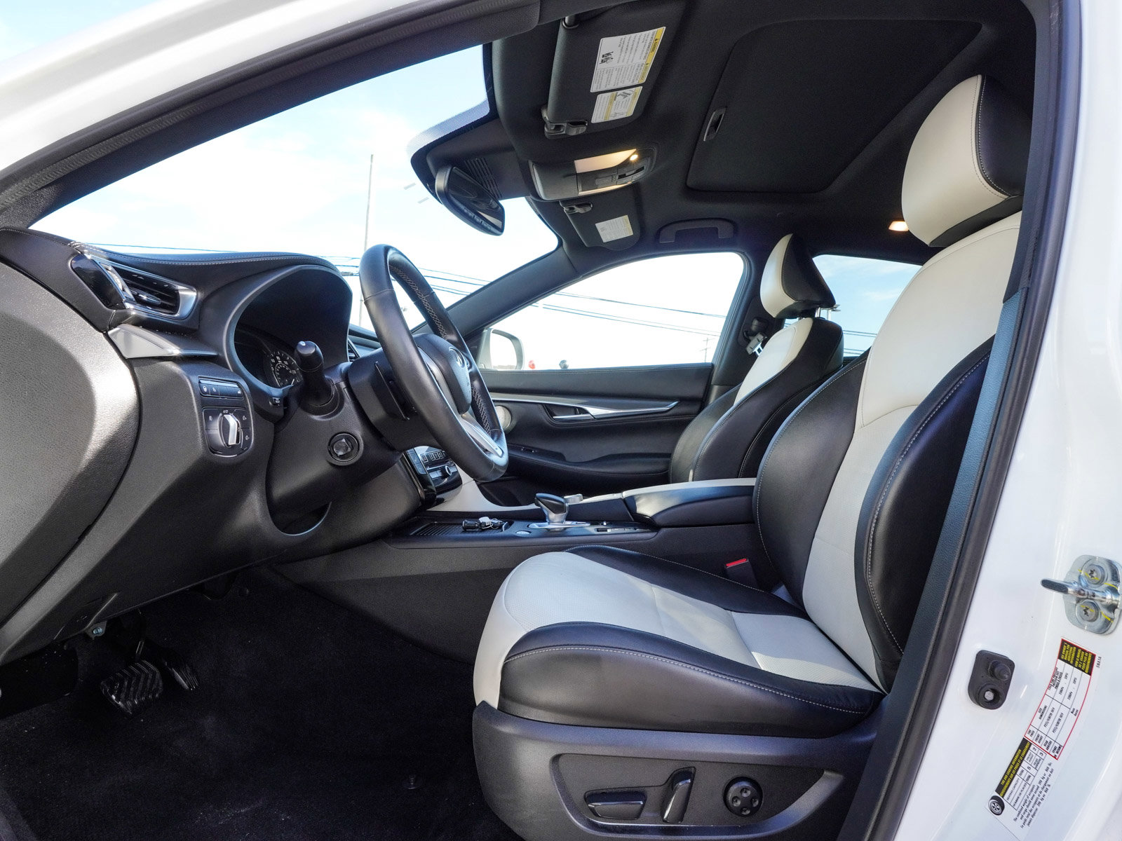 Used 2023 INFINITI QX55 Essential image 33