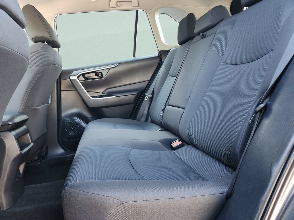 Used 2020 Toyota RAV4 LE FWD image 20