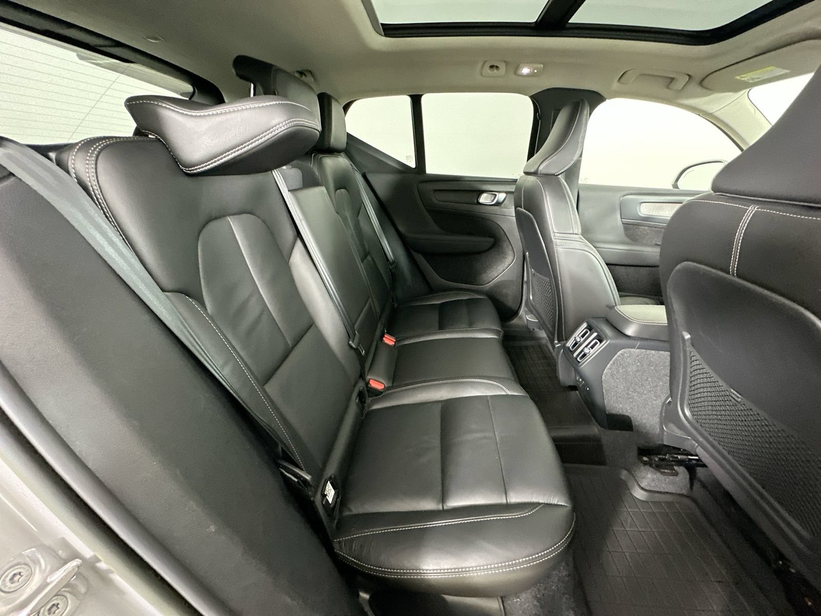 Used 2023 Volvo XC40 B5 Ultimate w/ Protection Package Premier AWD/4WD image 40