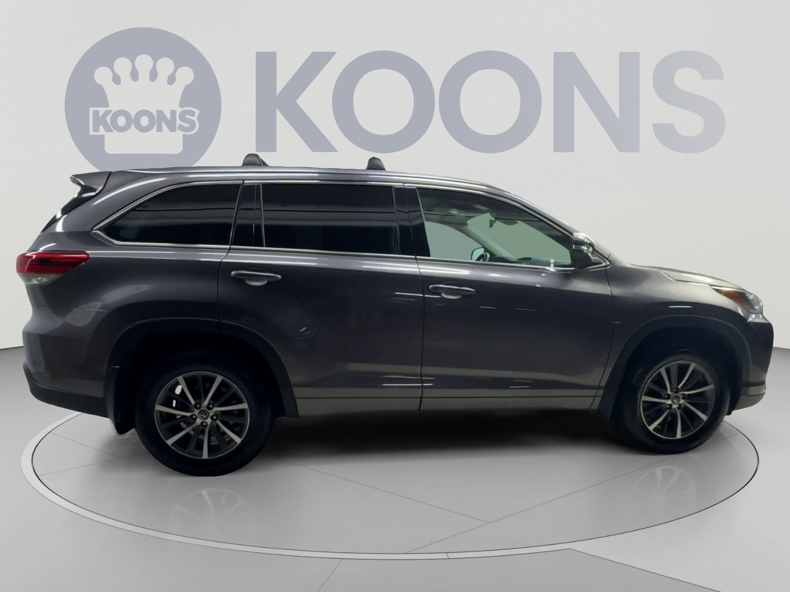 Used 2018 Toyota Highlander XLE AWD/4WD image 12