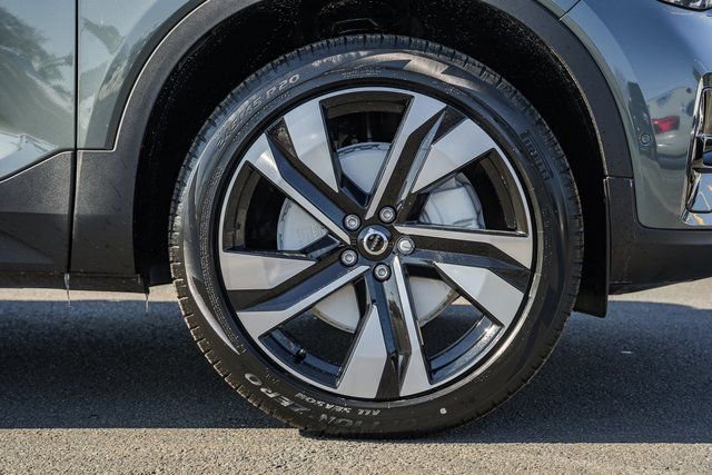 New 2026 Volvo XC40 B5 Ultra w/ Protection Package Premier image 17