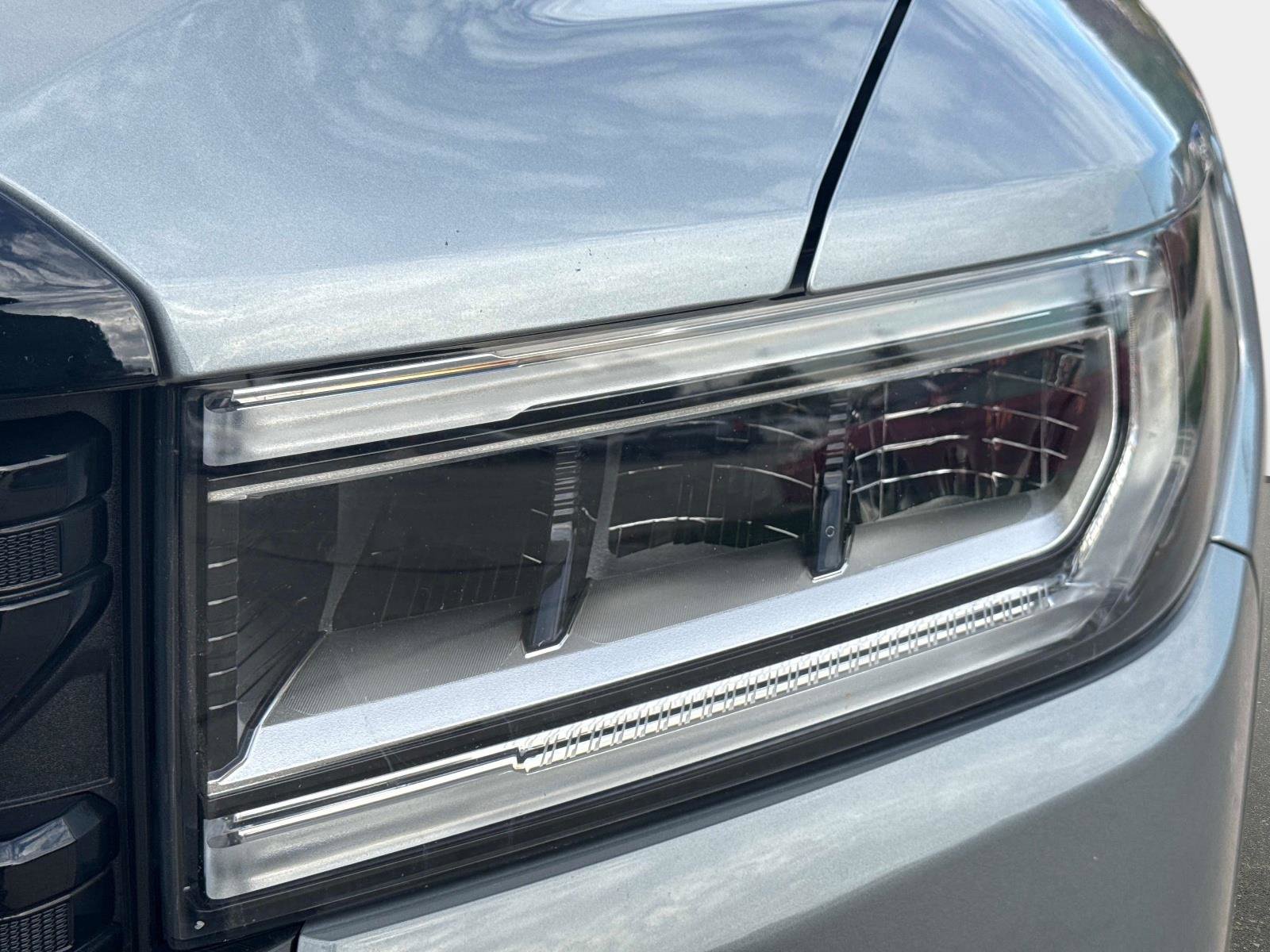 Used 2023 GMC Acadia SLT w/ Elevation Edition image 10