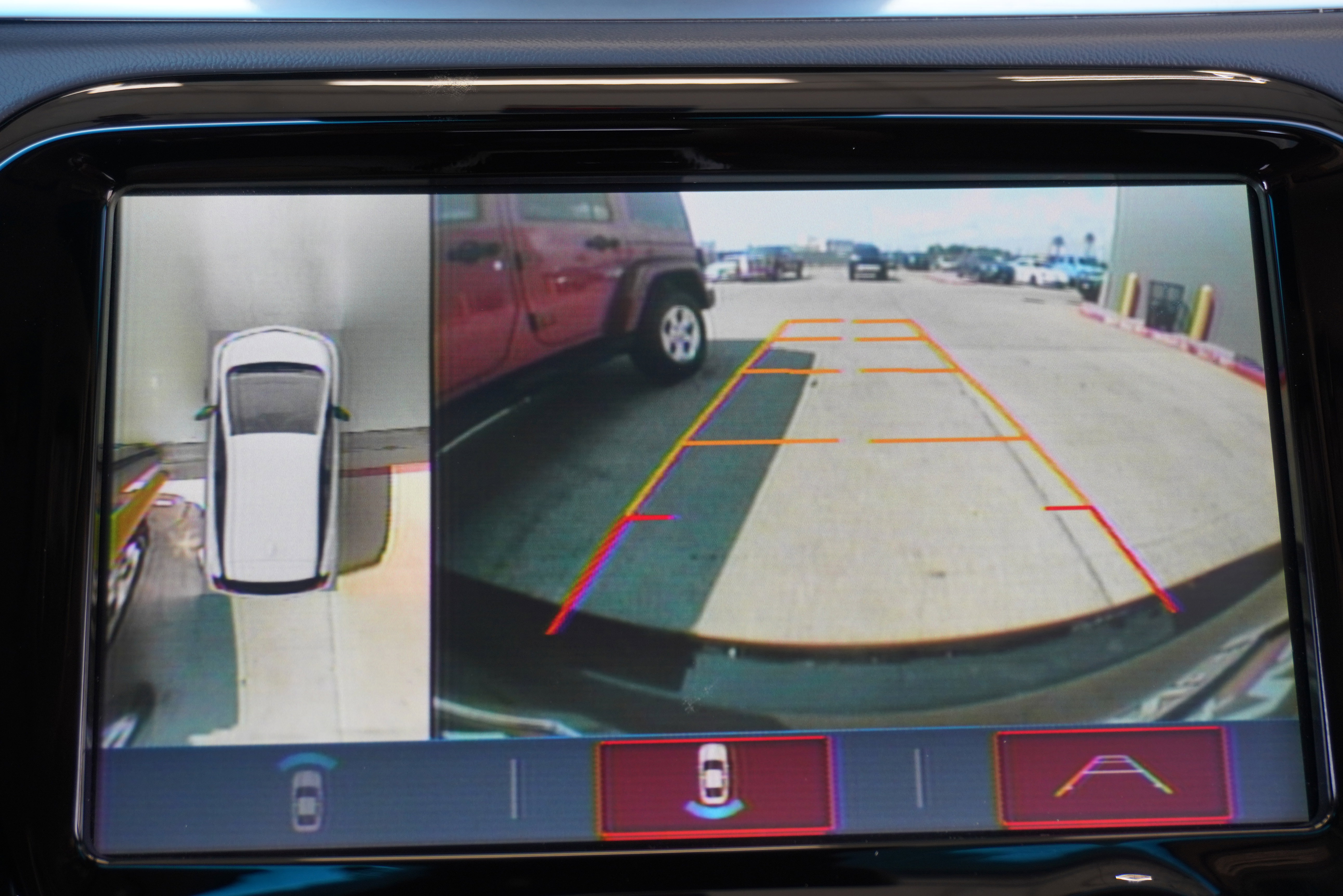 Used 2019 Chevrolet Bolt Premier w/ Infotainment Package image 18