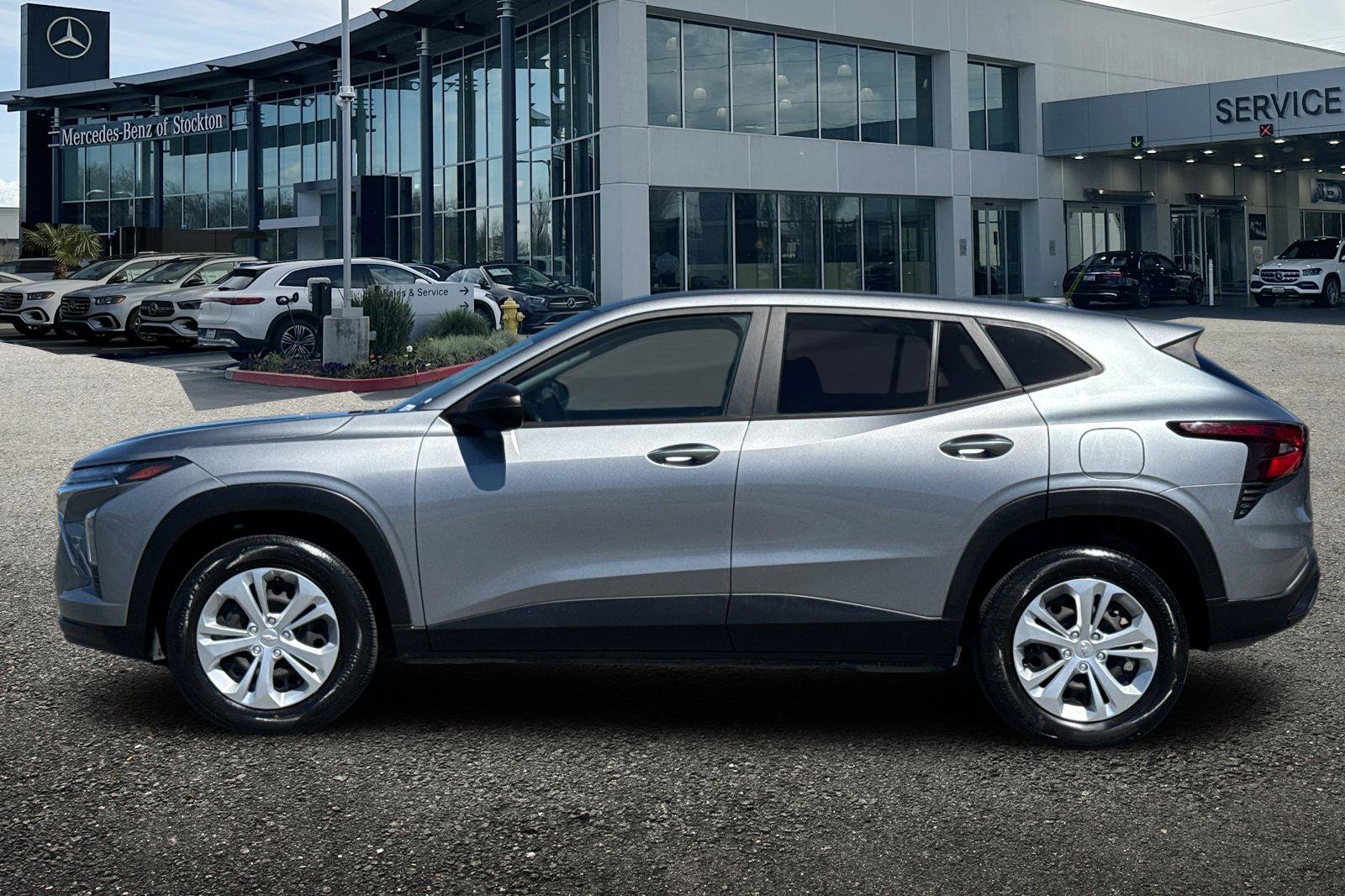 Used 2024 Chevrolet Trax LS w/ Driver Confidence Package image 7