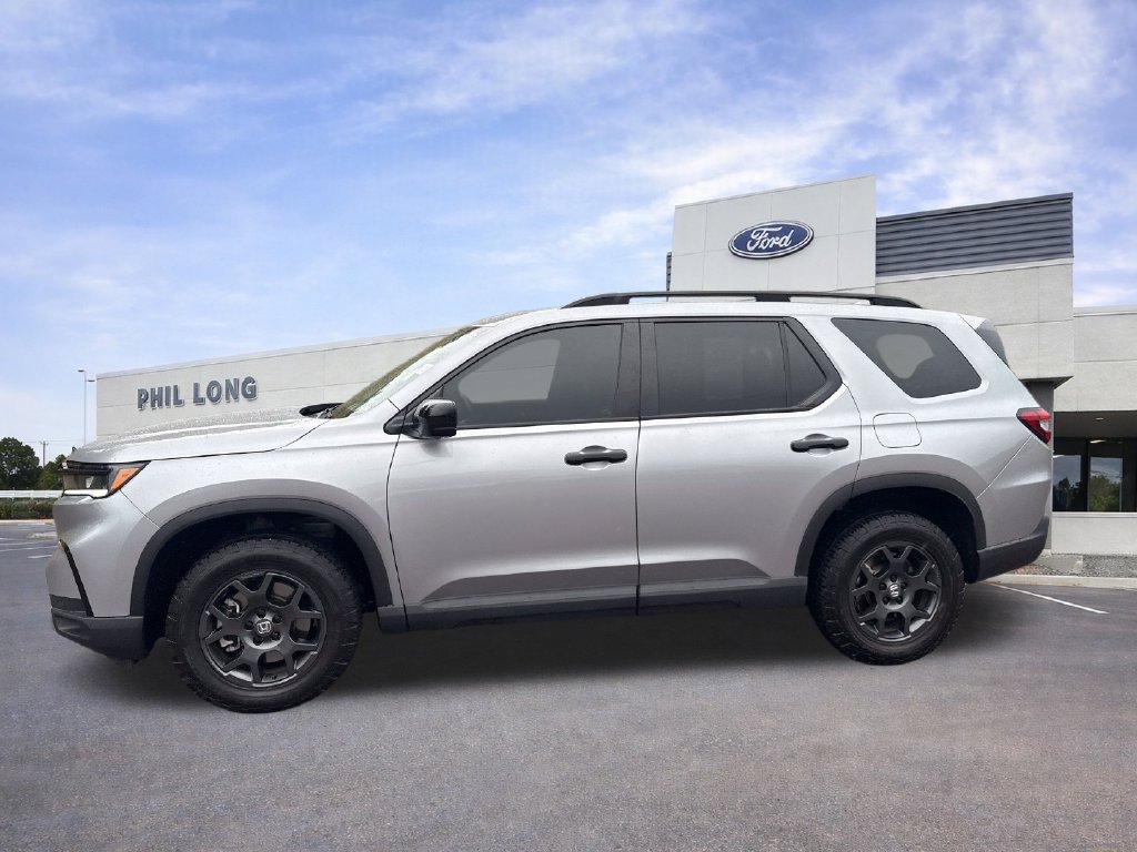 Used 2025 Honda Pilot TrailSport image 5