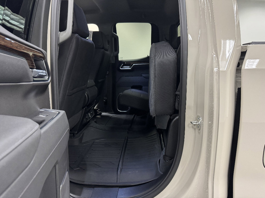 New 2026 GMC Sierra 1500 SLE w/ Preferred Package image 16