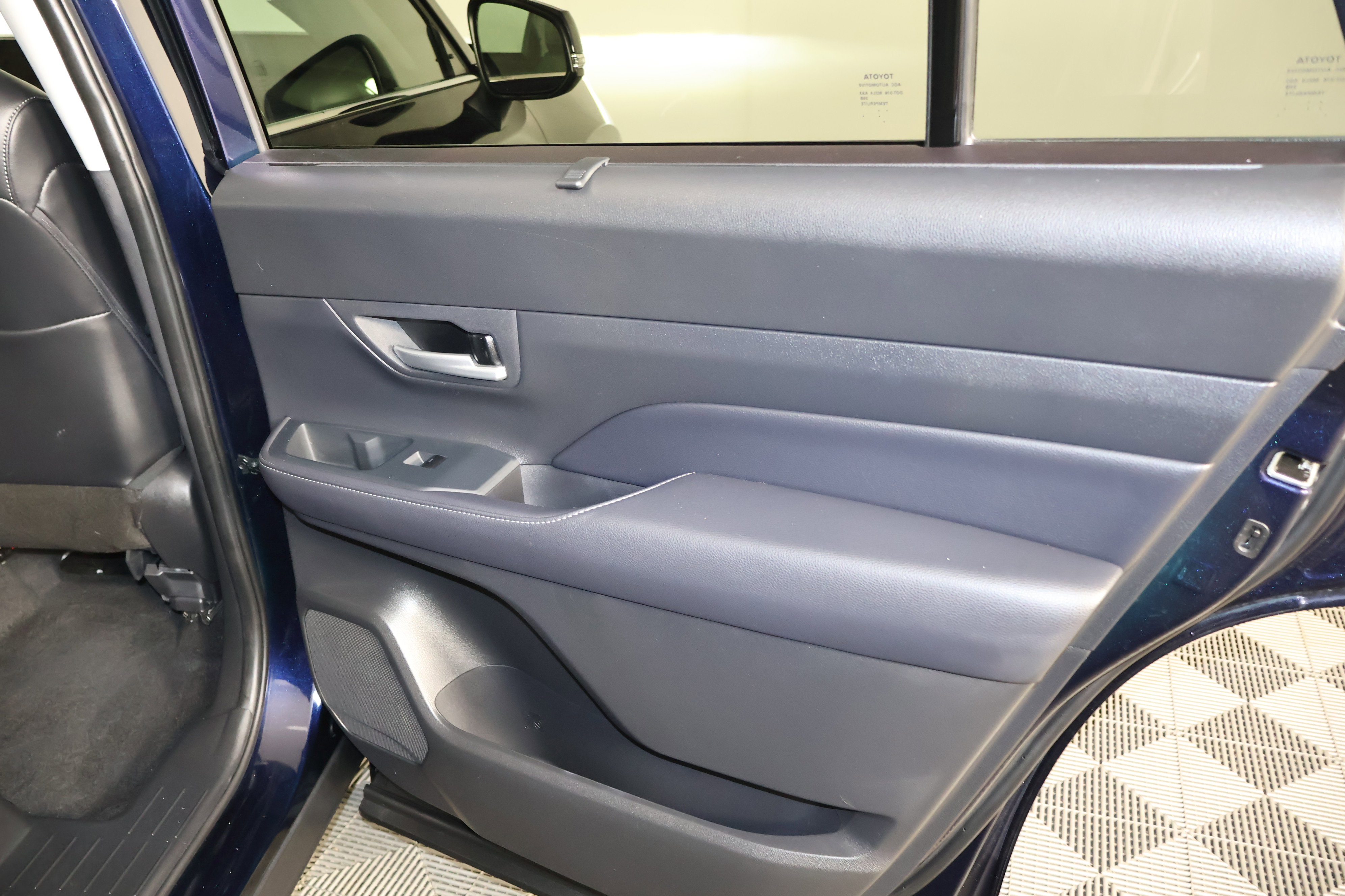 Used 2024 Toyota Grand Highlander XLE image 43