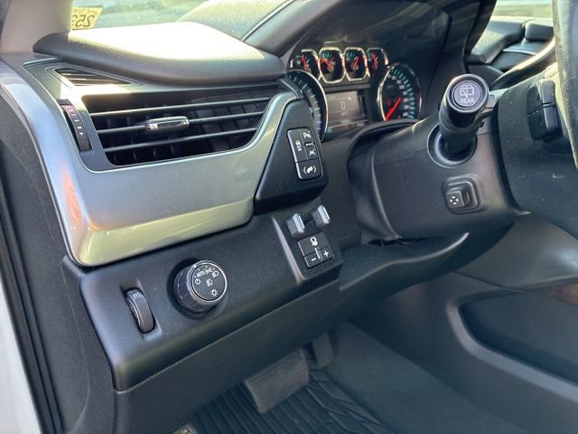 Used 2019 Chevrolet Suburban LT w/ Luxury Package RWD image 8