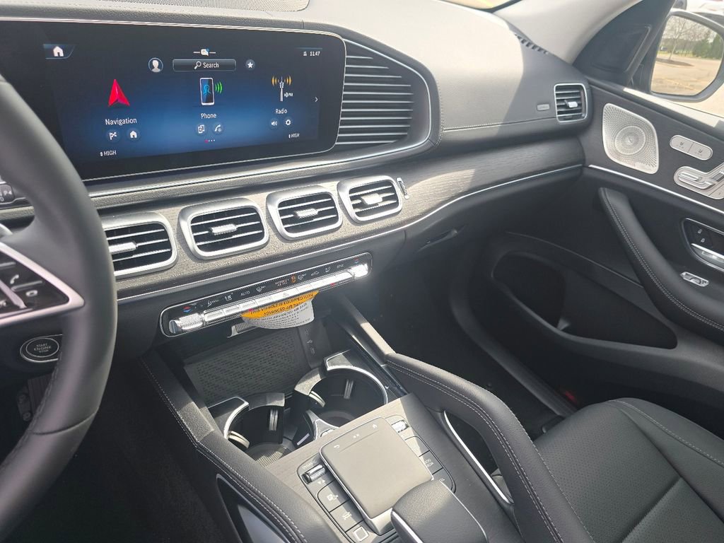 New 2026 Mercedes-Benz GLS 450 4MATIC image 32