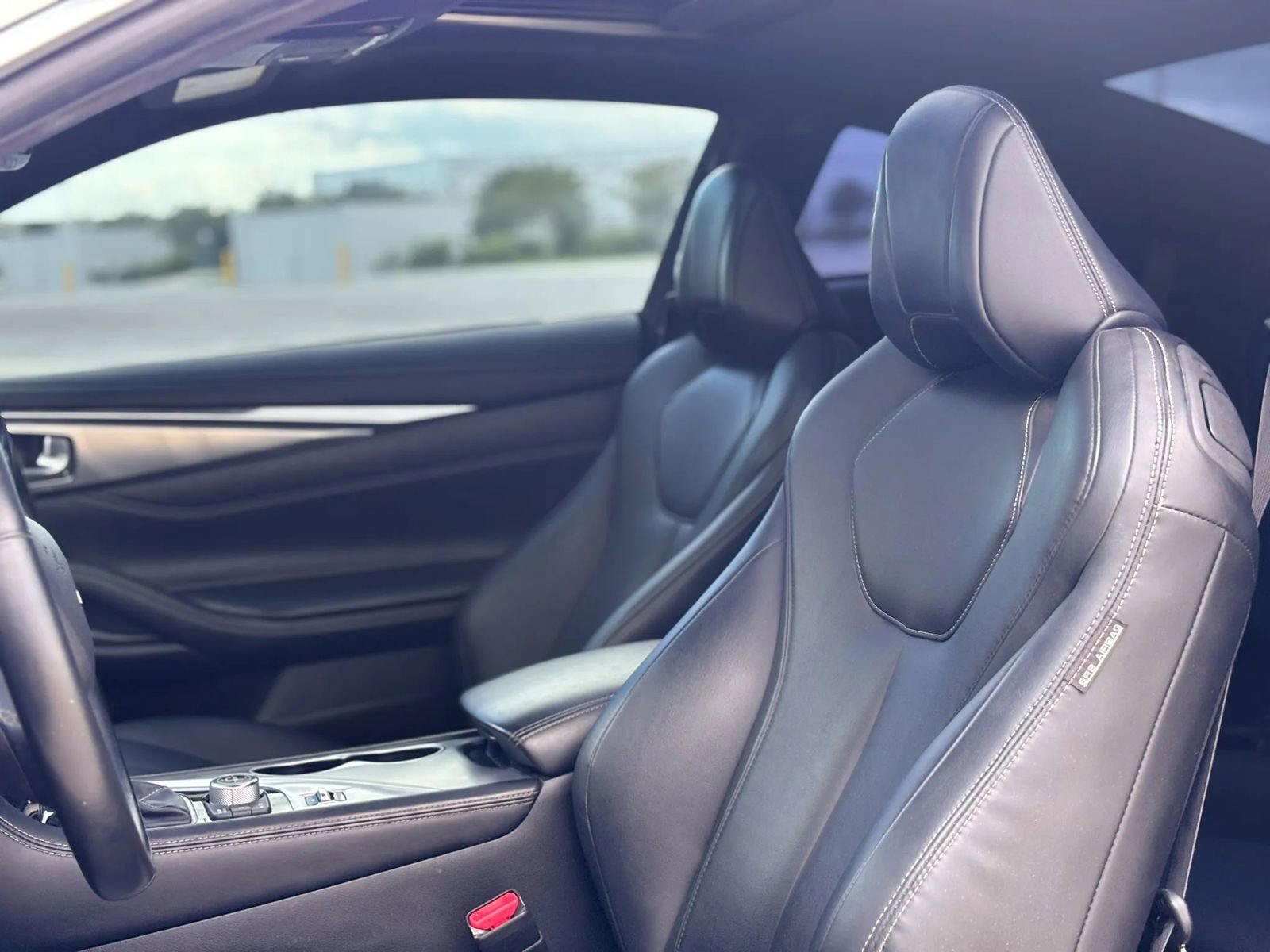 Used 2019 INFINITI Q60 3.0t Luxe w/ Essential Package image 24