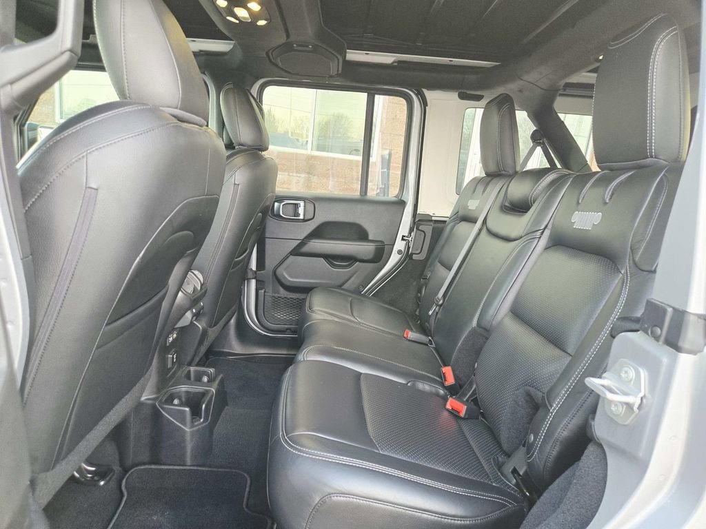 Used 2021 Jeep Wrangler Unlimited Sahara image 16