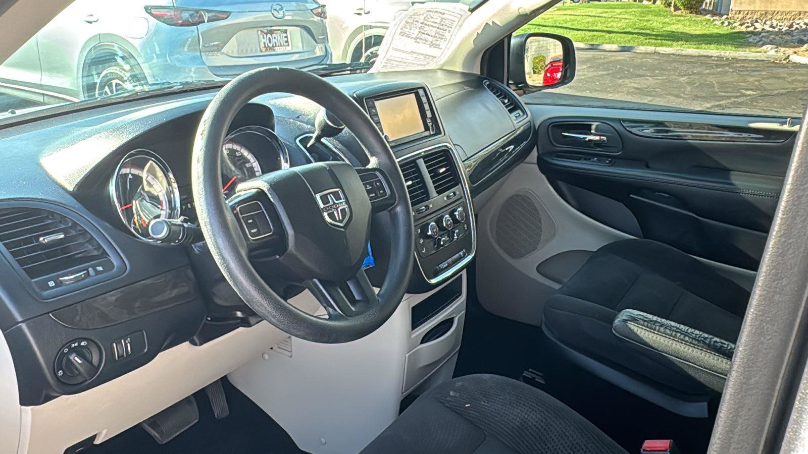 Used 2019 Dodge Grand Caravan SE FWD image 18