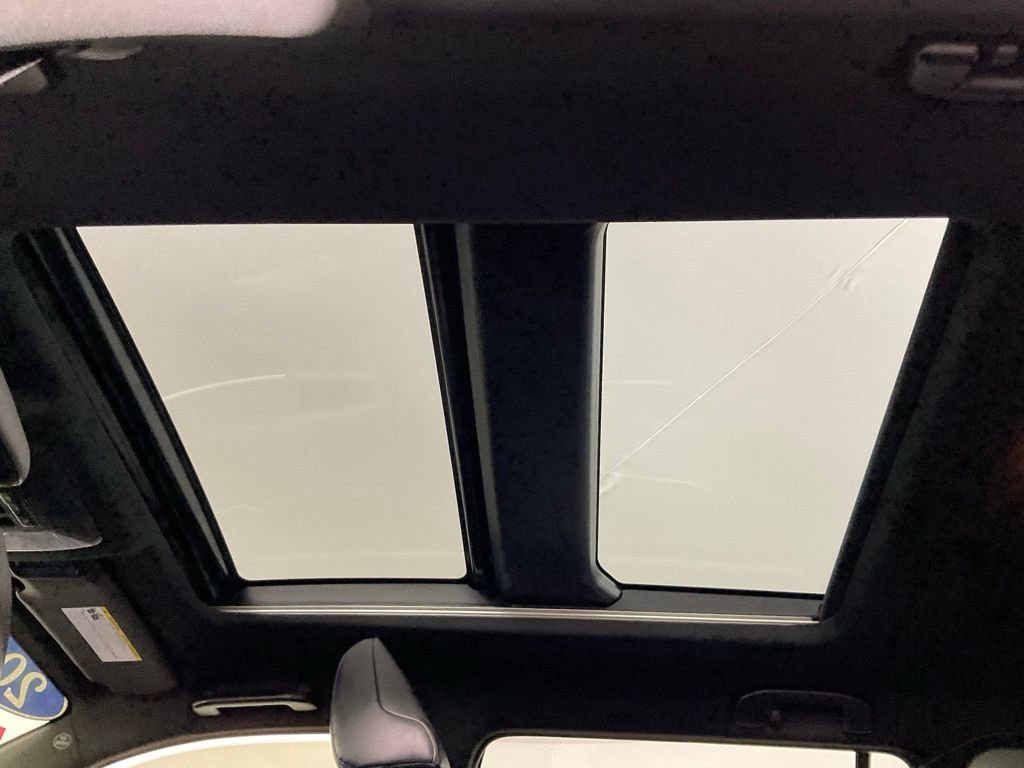Used 2019 Toyota RAV4 XSE AWD/4WD image 18