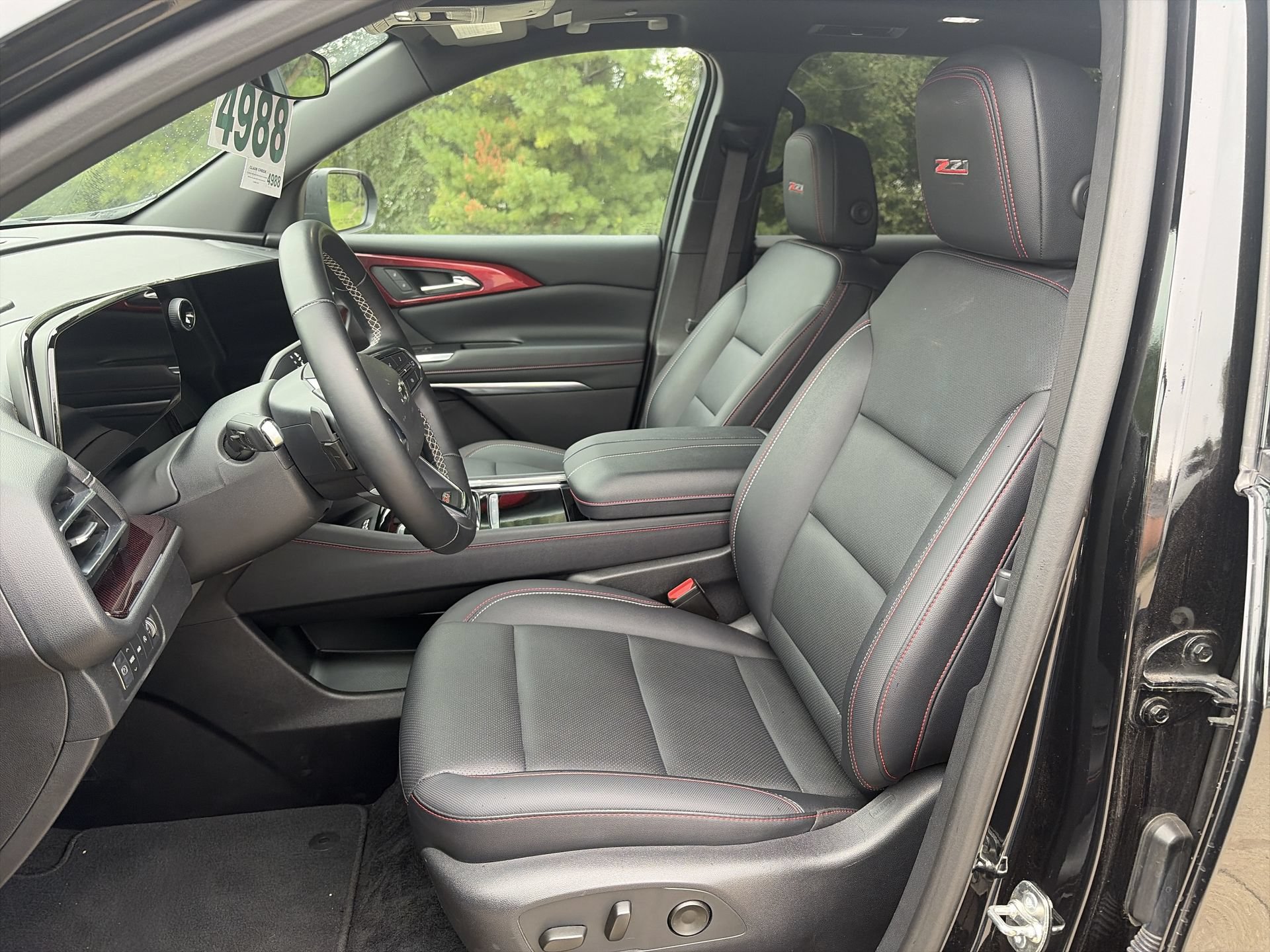 Used 2025 Chevrolet Traverse Z71 w/ Driver Confidence Package AWD/4WD image 21