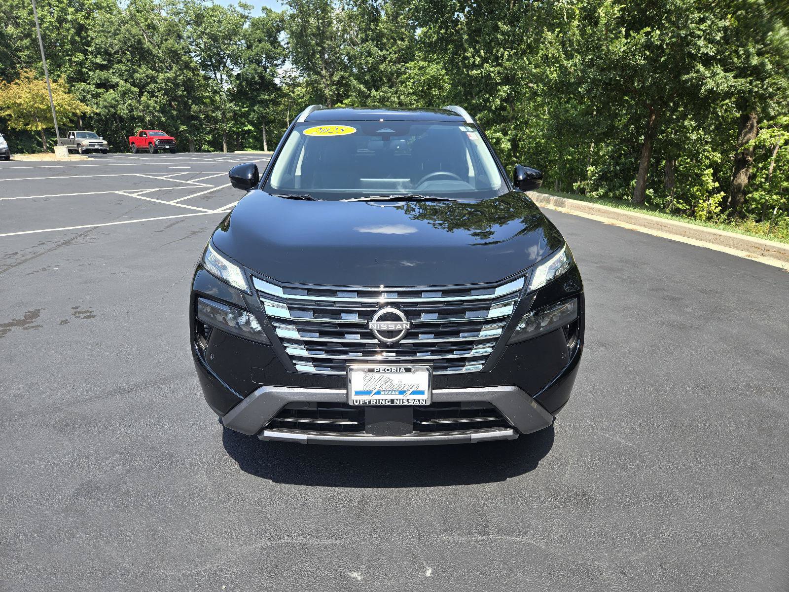 Used 2025 Nissan Rogue SL AWD/4WD image 7
