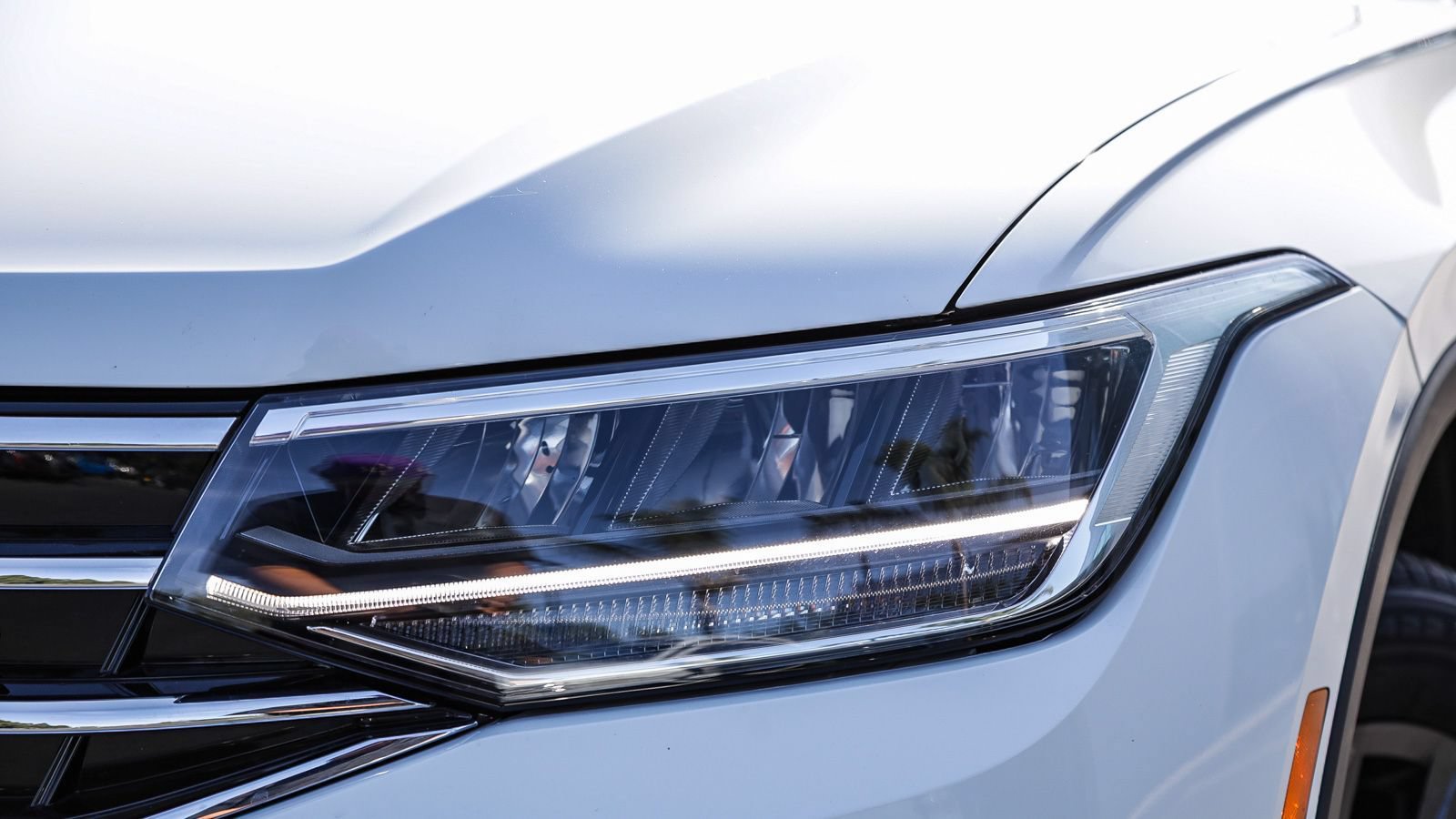 Used 2024 Volkswagen Tiguan SE AWD/4WD image 4