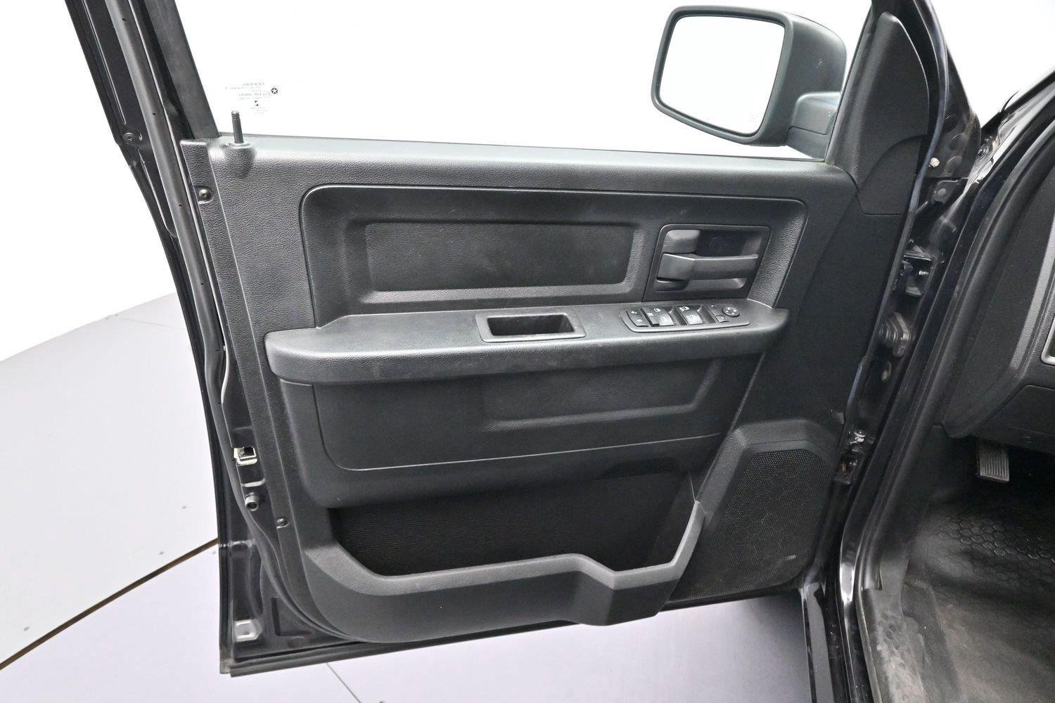Used 2018 RAM 1500 Tradesman w/ Popular Equipment Group RWD image 9