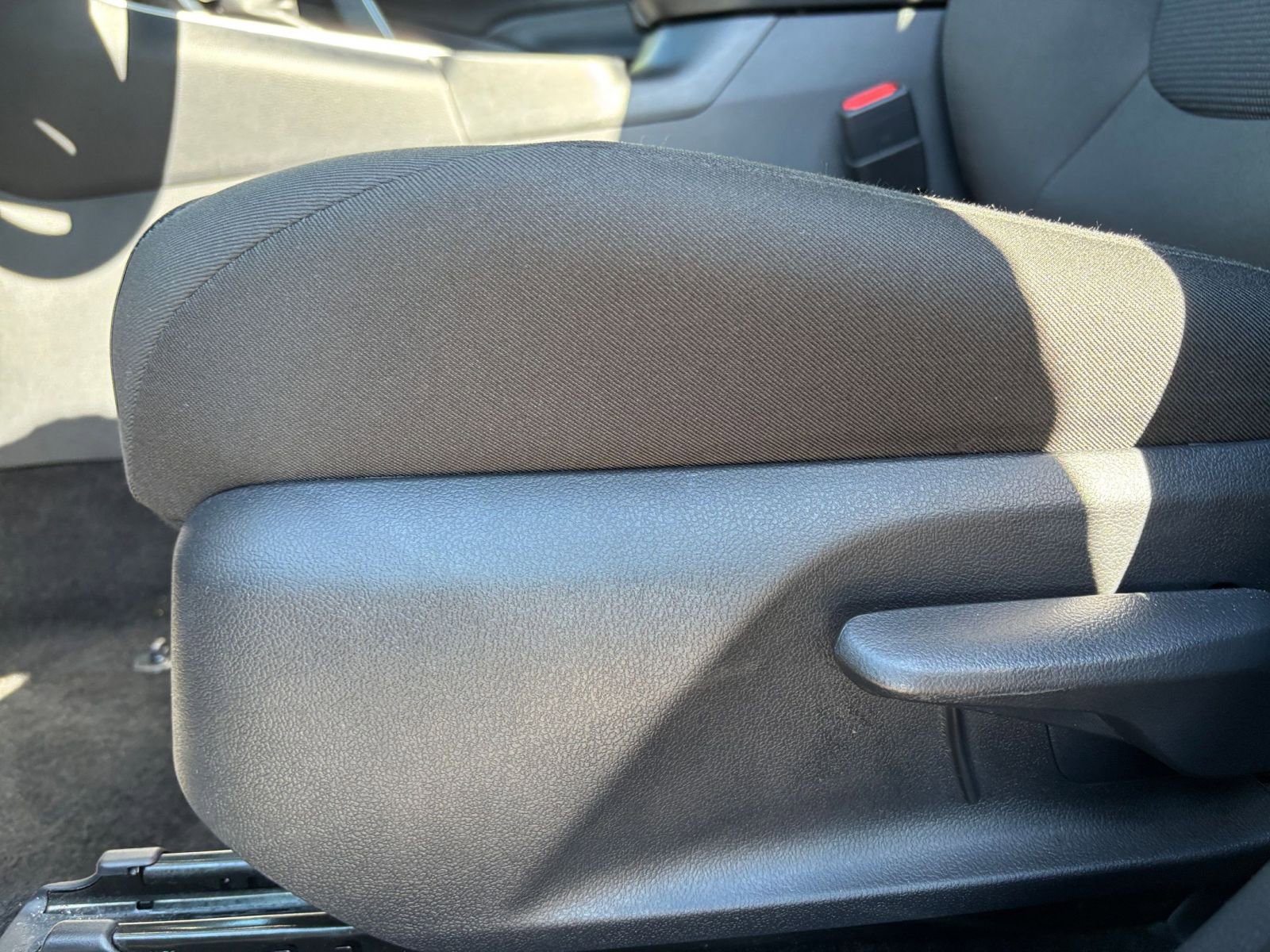 Used 2025 Toyota RAV4 LE image 27