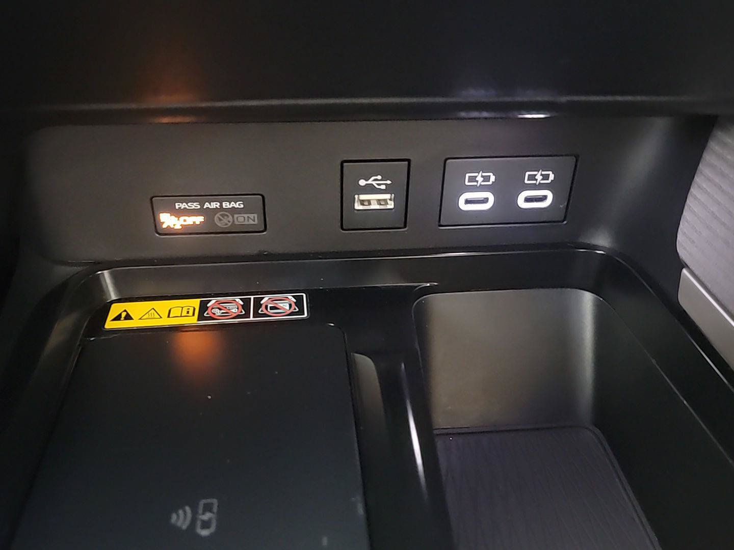 Used 2025 Toyota Camry SE FWD image 29