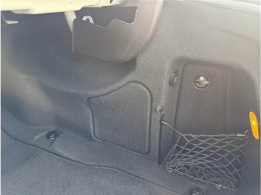 Used 2010 Mercedes-Benz E 350 4MATIC Sedan image 44