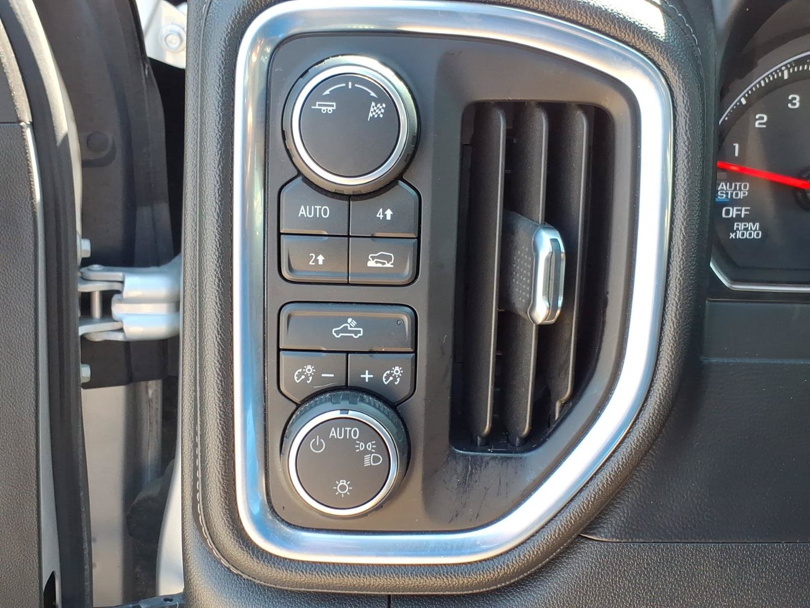 Used 2019 Chevrolet Silverado 1500 LT AWD/4WD image 16