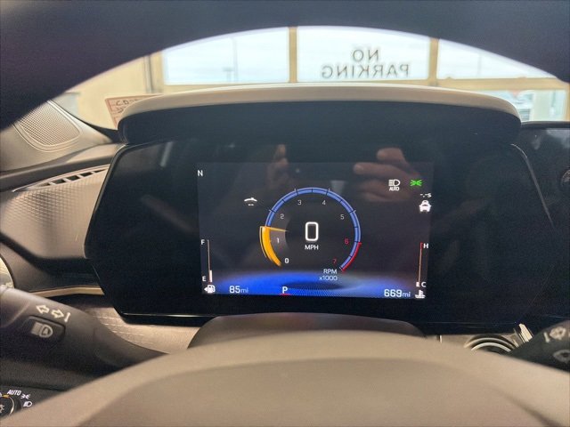 Used 2025 Chevrolet Trax ACTIV w/ Driver Confidence Package image 29