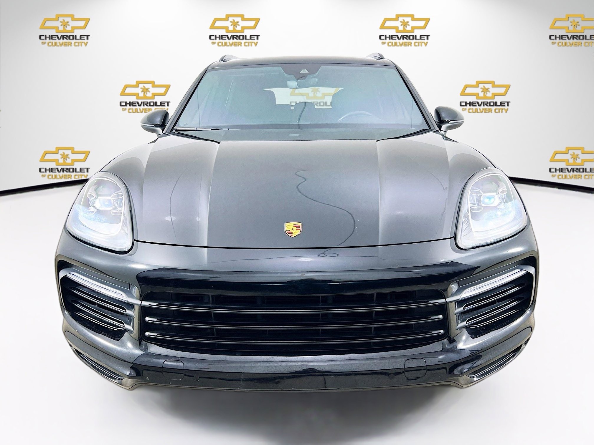 Used 2023 Porsche Cayenne Platinum Edition image 2
