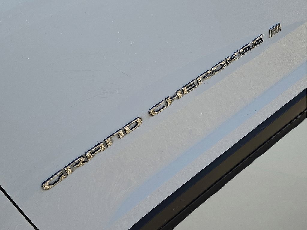 Used 2022 Jeep Grand Cherokee Limited image 11