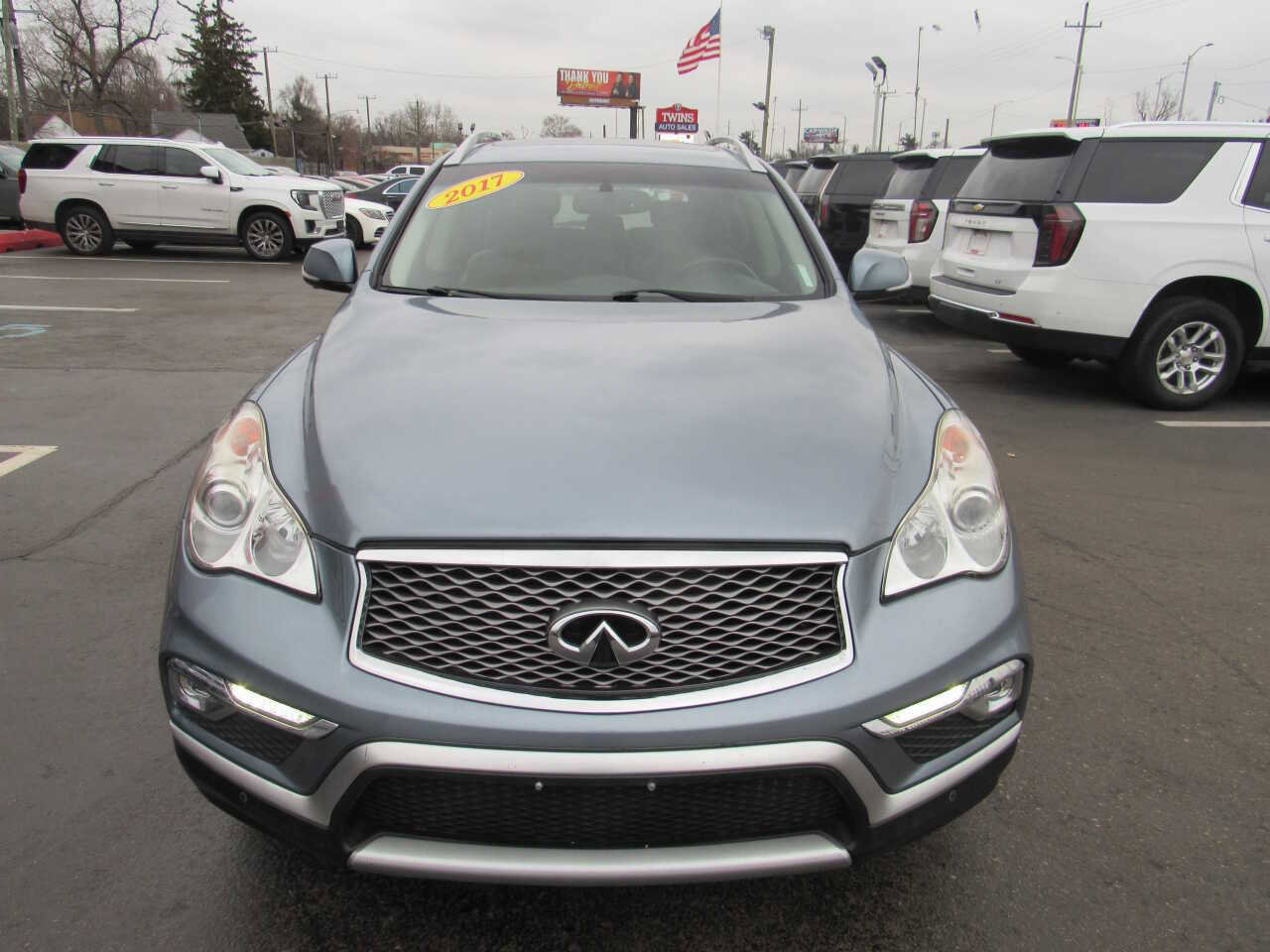 Used 2017 INFINITI QX50 Base AWD 4dr Crossover image 2