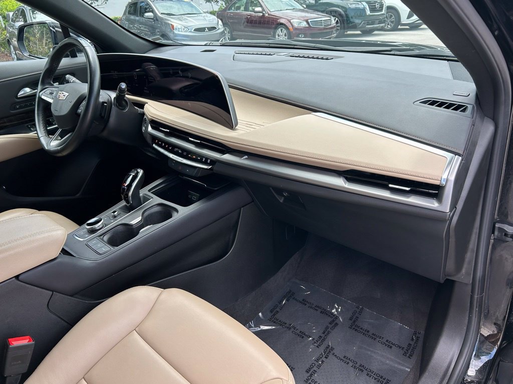 Used 2025 Cadillac XT4 Premium Luxury FWD image 43