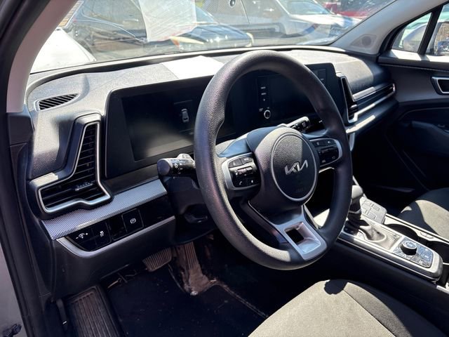 Used 2023 Kia Sportage LX image 9