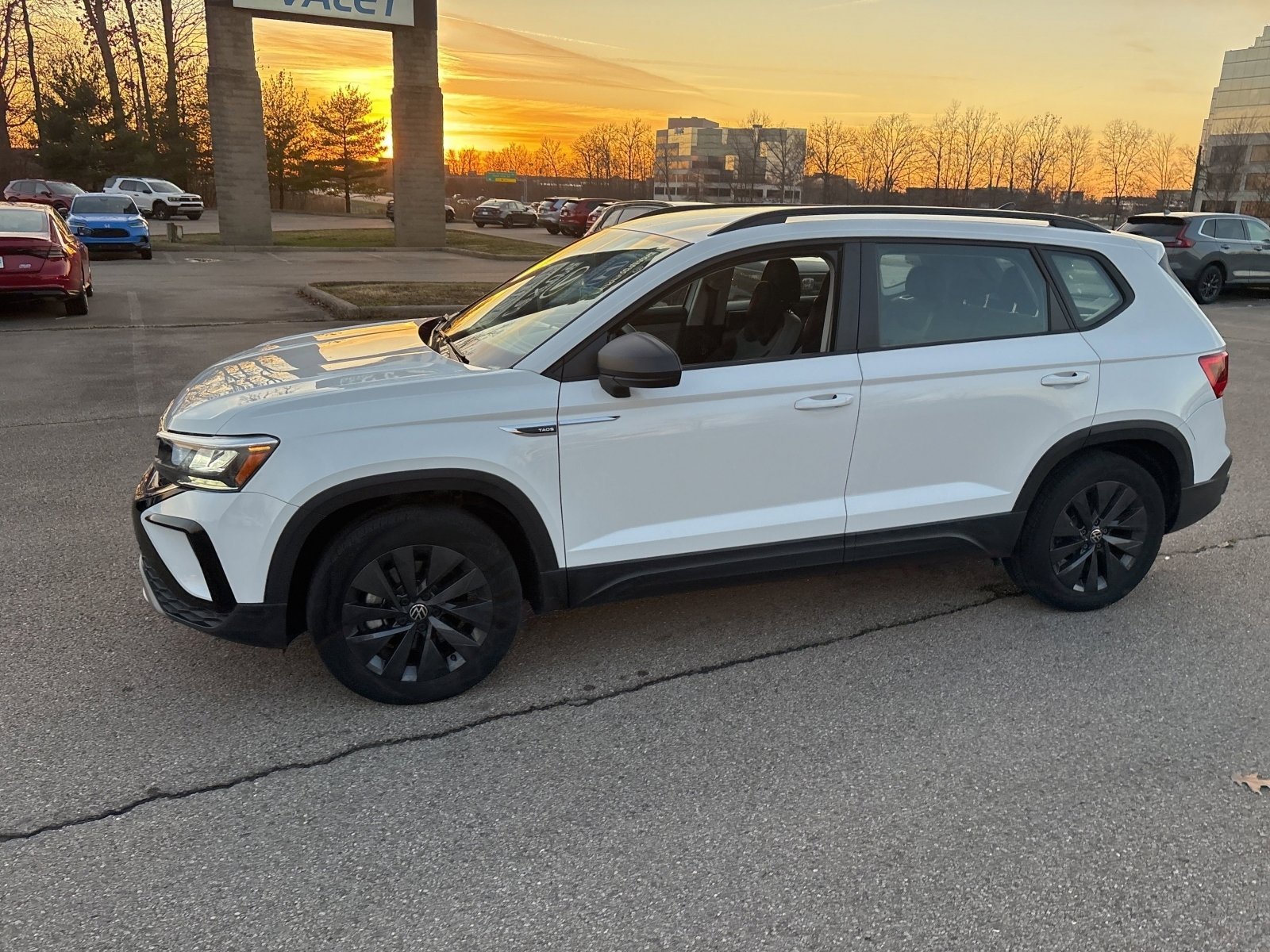 Used 2022 Volkswagen Taos S image 12