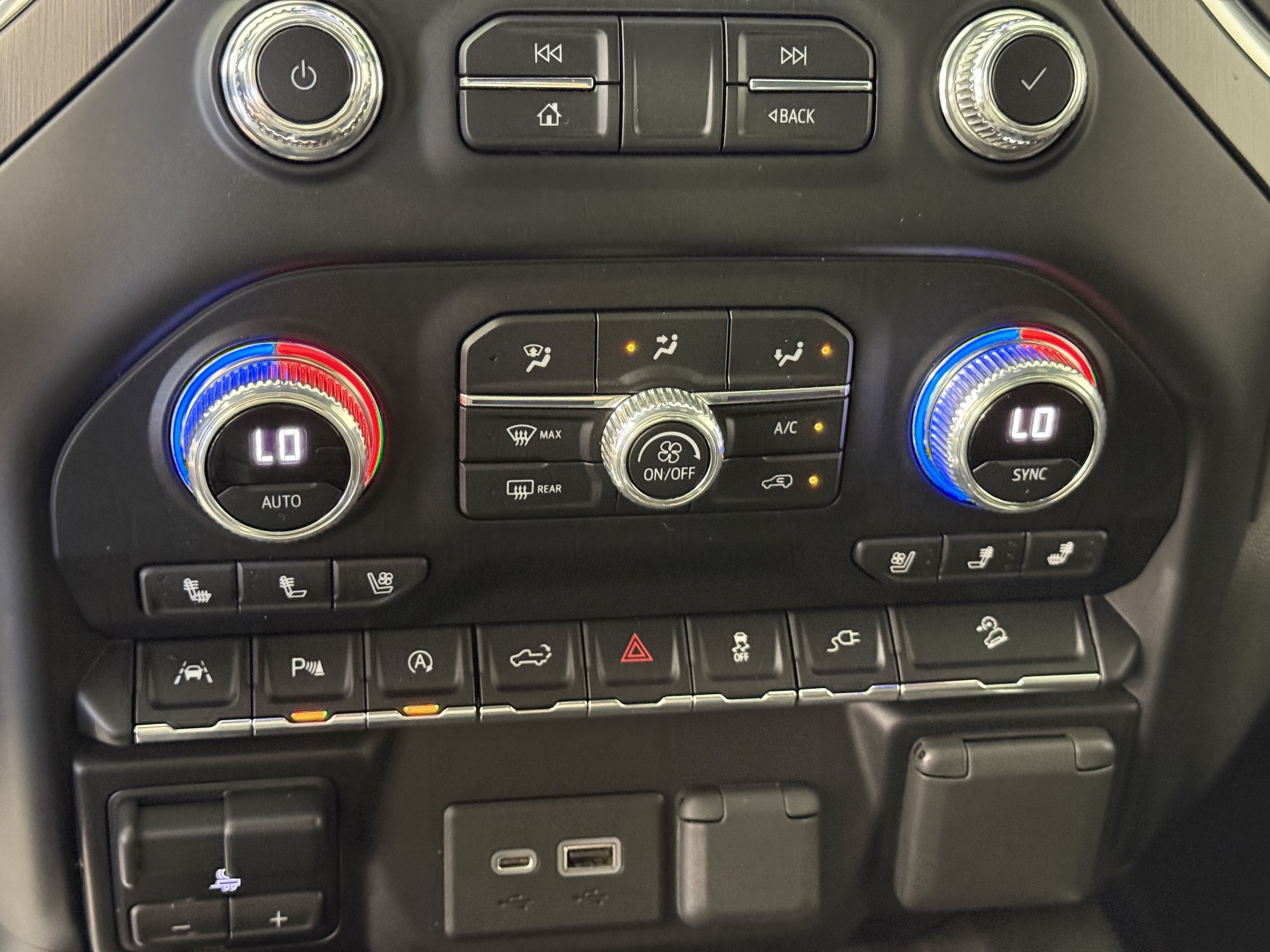 Used 2020 GMC Sierra 1500 AT4 w/ AT4 Premium Package AWD/4WD image 20