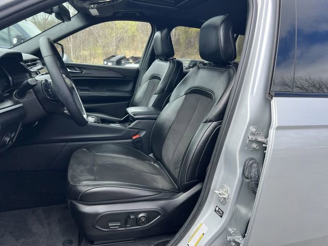 Used 2023 Jeep Grand Cherokee L Laredo AWD/4WD image 15