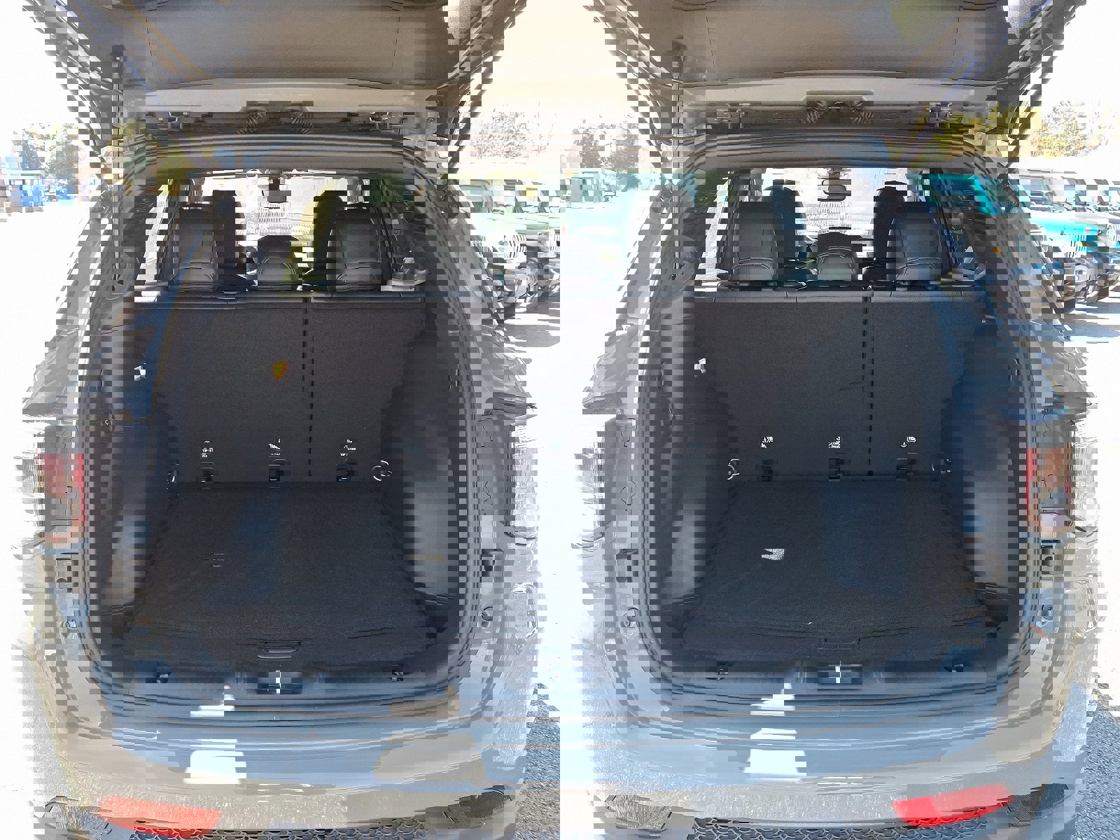 Used 2024 Jeep Compass Latitude w/ Convenience Group image 28