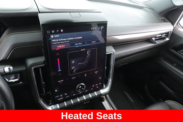 Used 2025 GMC Yukon Elevation AWD/4WD image 4