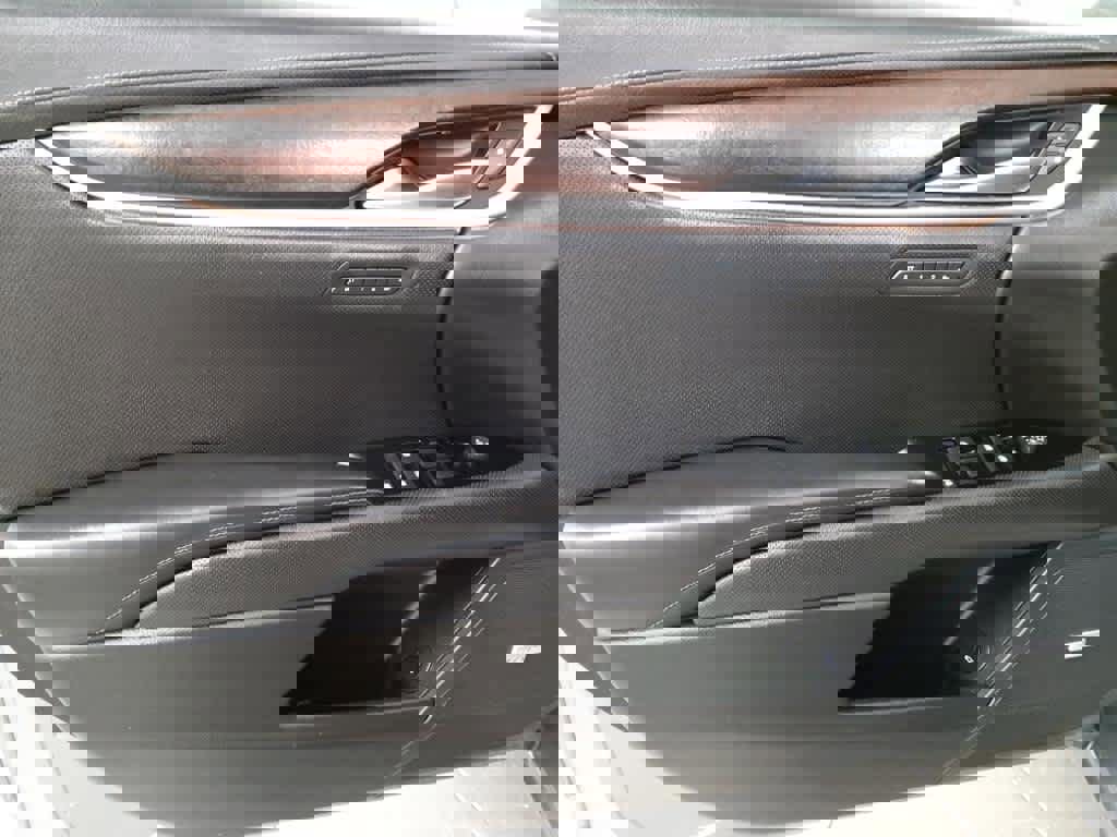 Used 2019 Cadillac XTS Luxury image 11