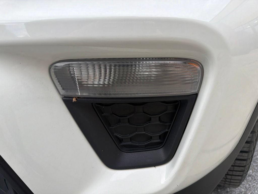 Used 2023 Jeep Renegade Latitude AWD/4WD image 17