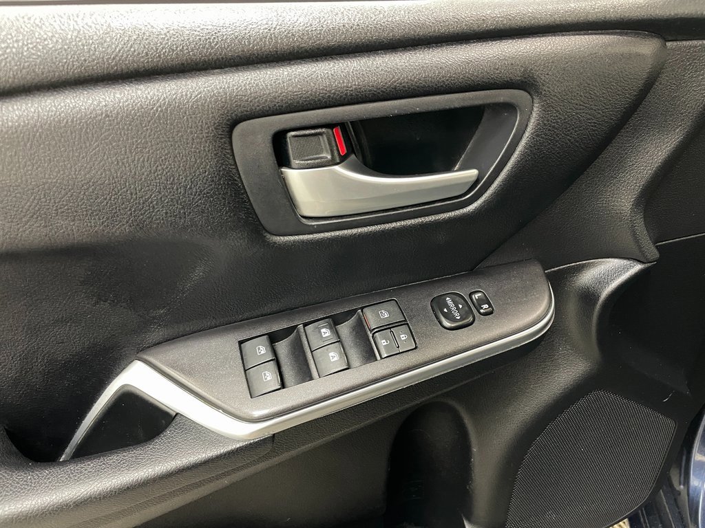 Used 2016 Toyota Camry LE image 20