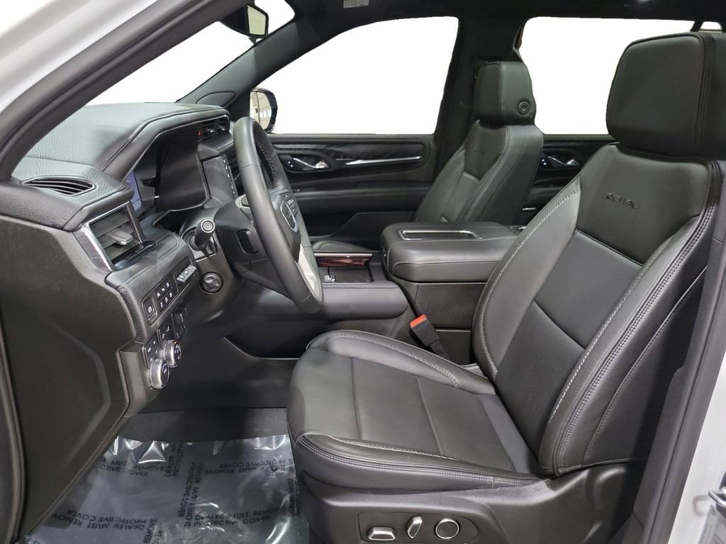 Used 2024 GMC Yukon XL Denali w/ Max Trailering Package image 13