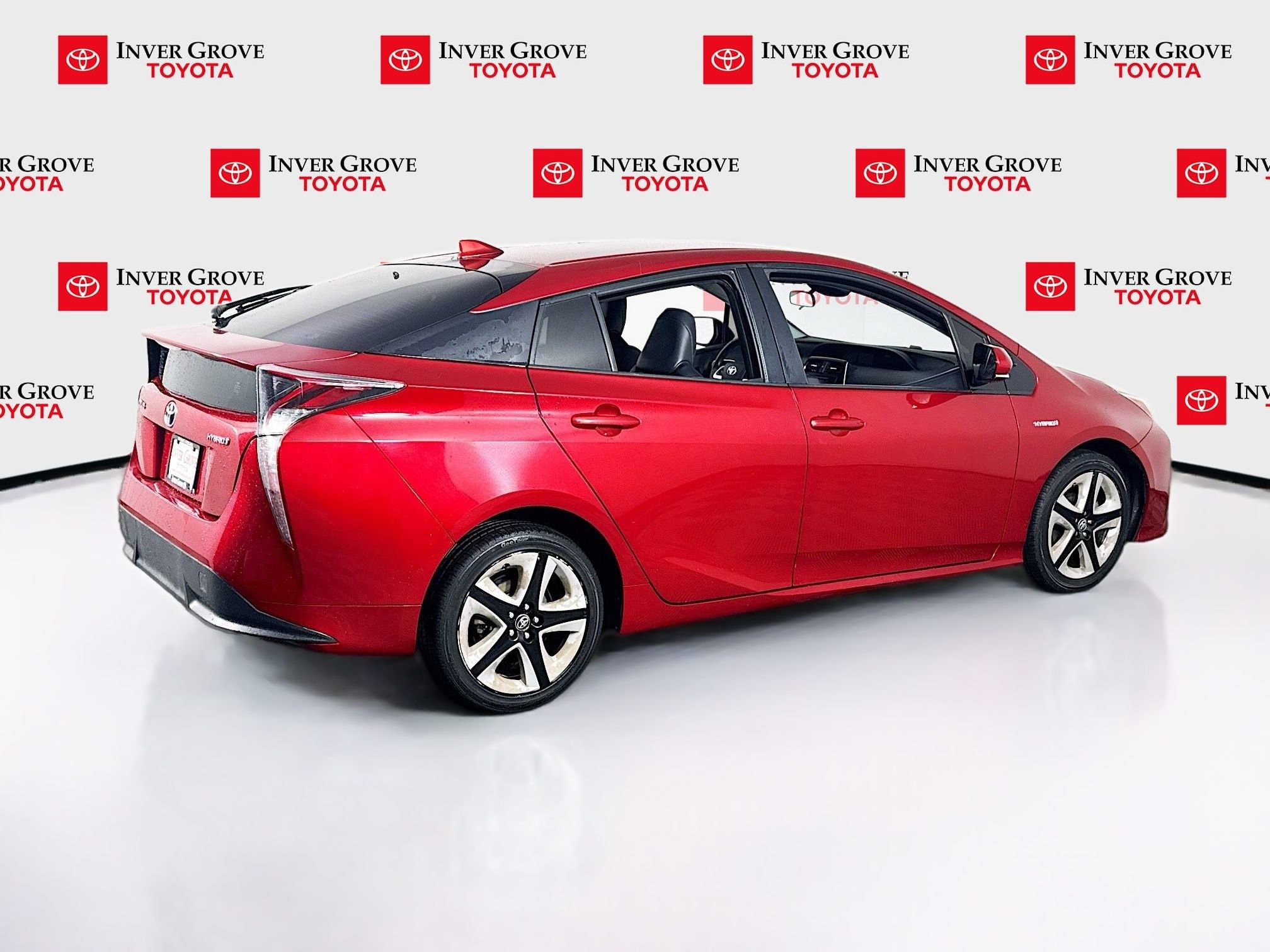 Used 2017 Toyota Prius Three Touring w/ Carpet Mat Package FWD image 5