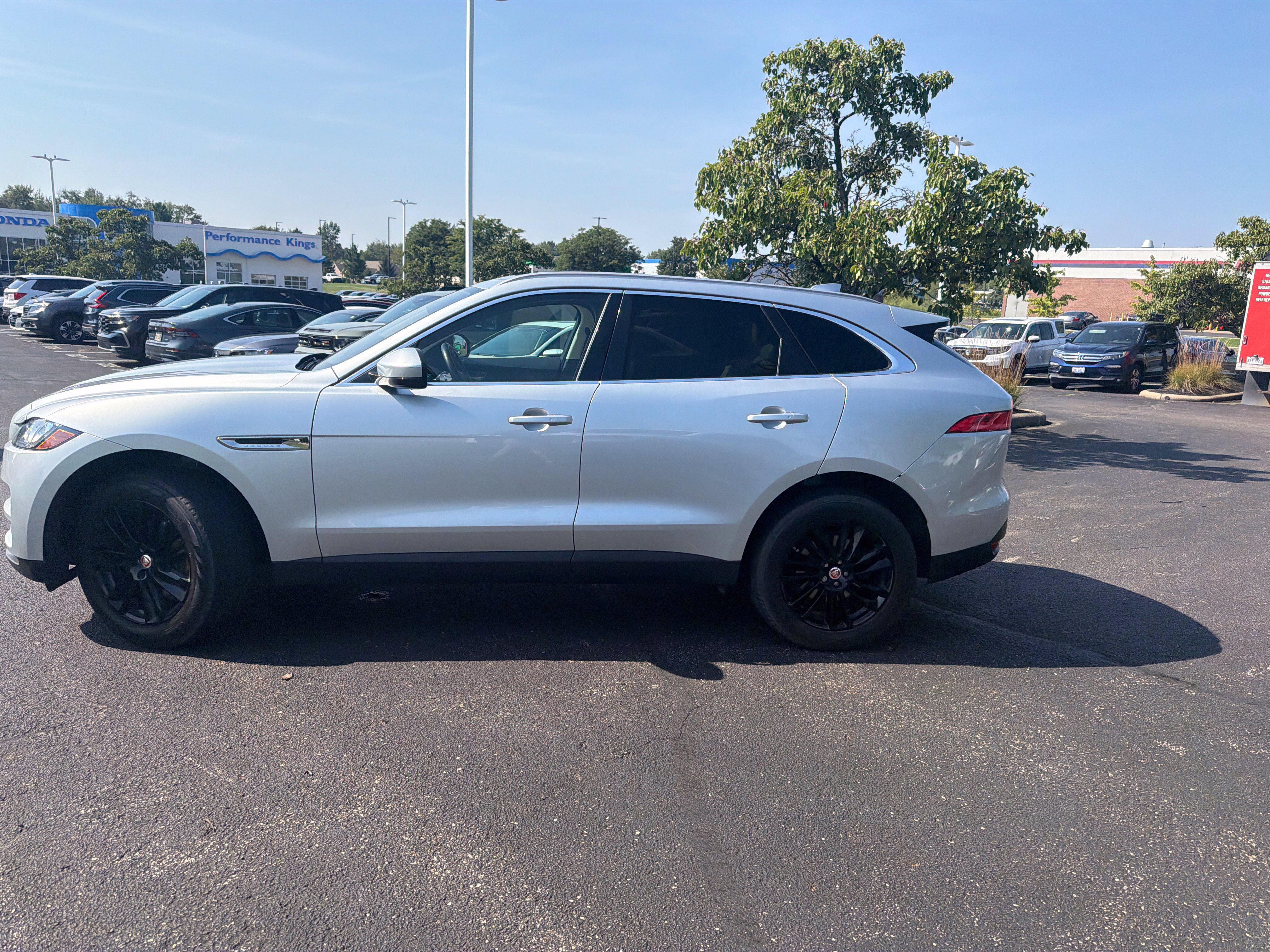 Used 2019 Jaguar F-PACE Prestige AWD/4WD image 12