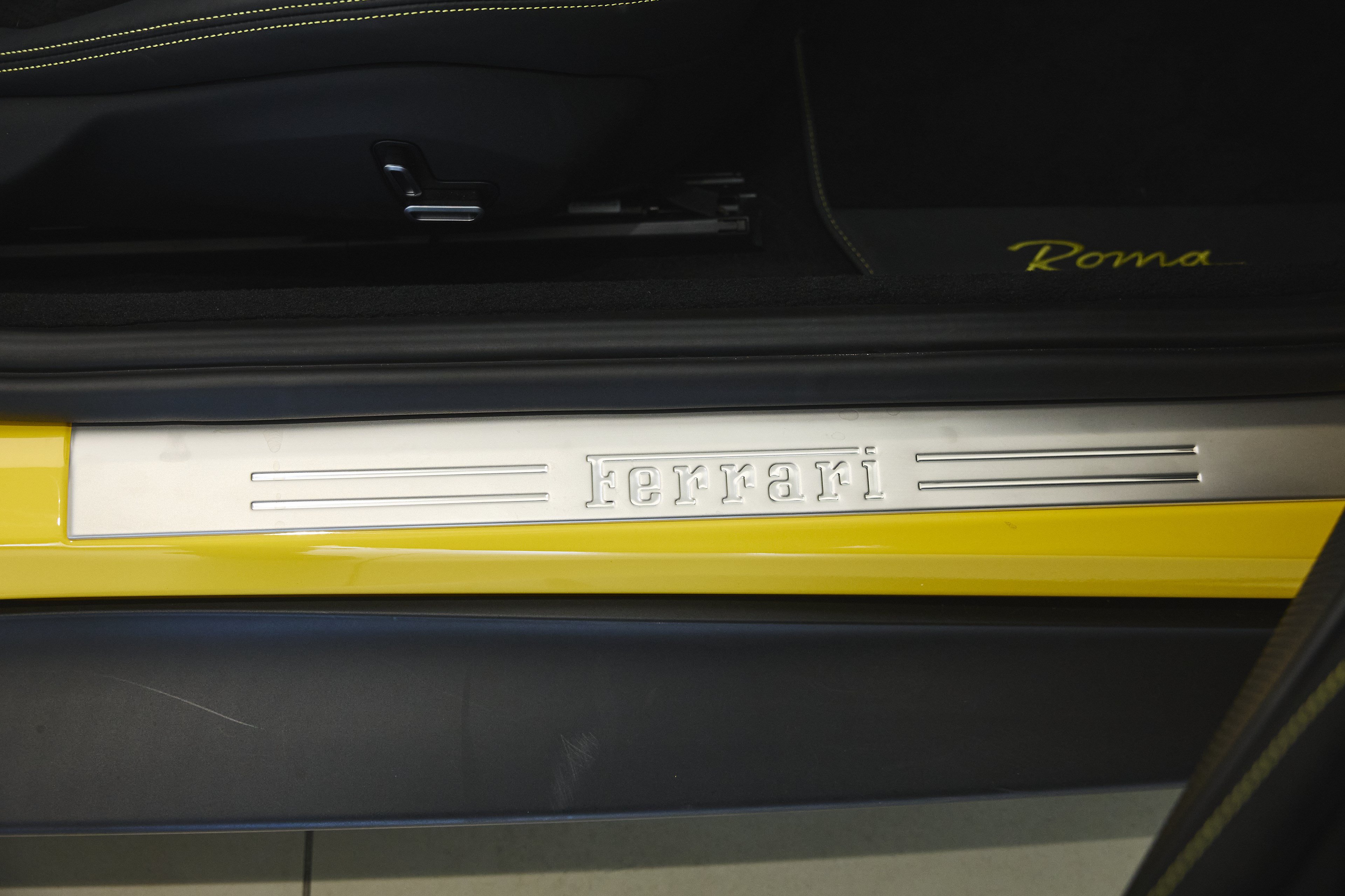 Used 2025 Ferrari Roma Spider RWD image 51